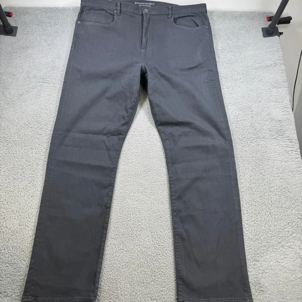 Banana Republic The Traveler Slim Fit Chinos Mens Size 42x35 Gray Stretch Cotton